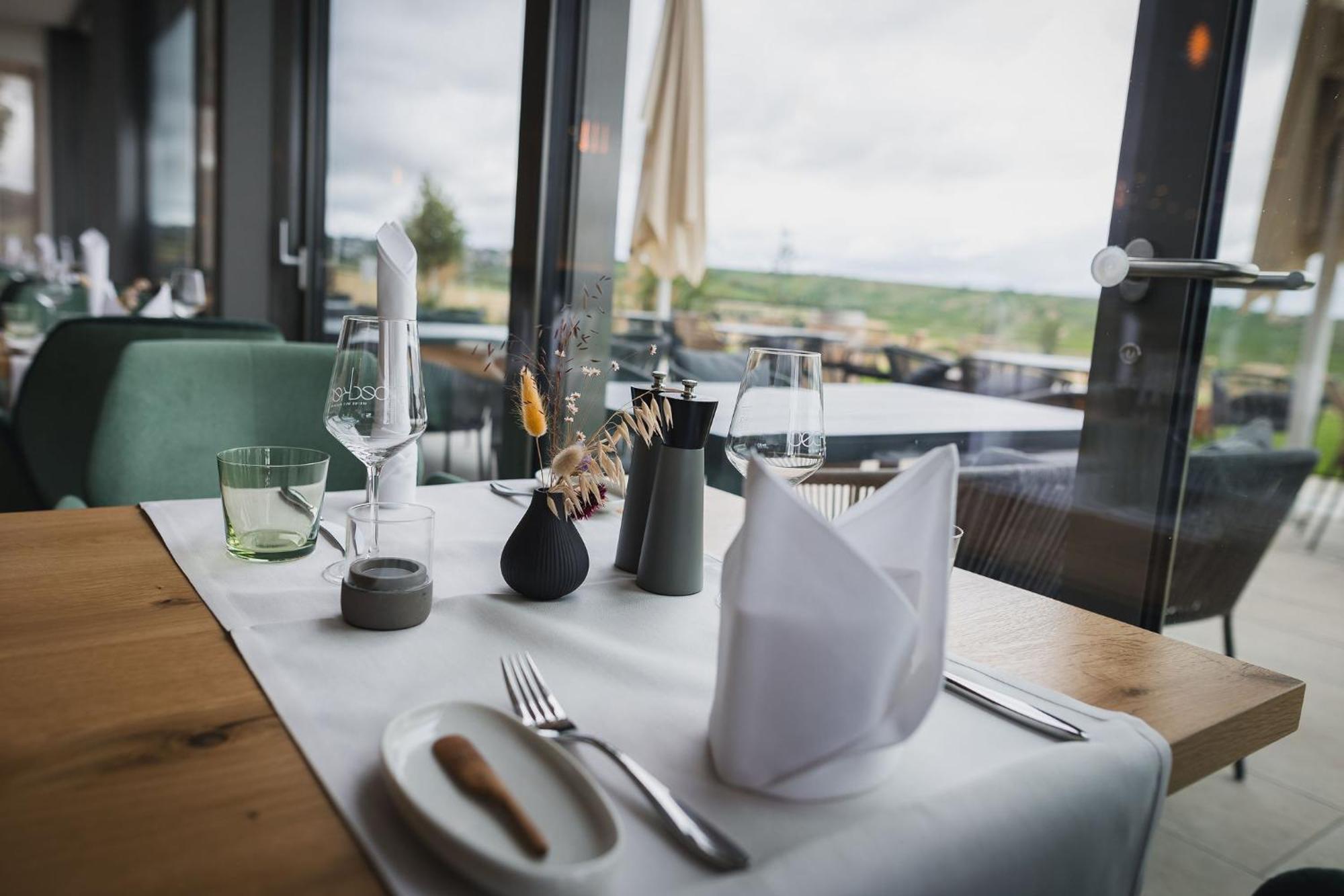 Weinzuhause Hotel-Restaurant-Vinothek Mommenheim Kültér fotó