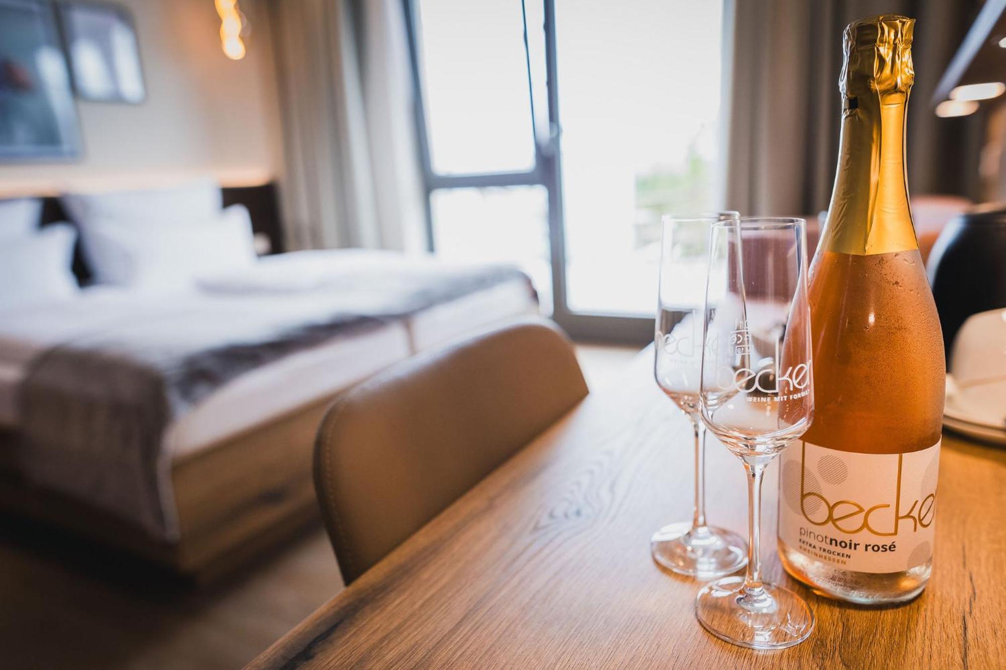 Weinzuhause Hotel-Restaurant-Vinothek Mommenheim Kültér fotó