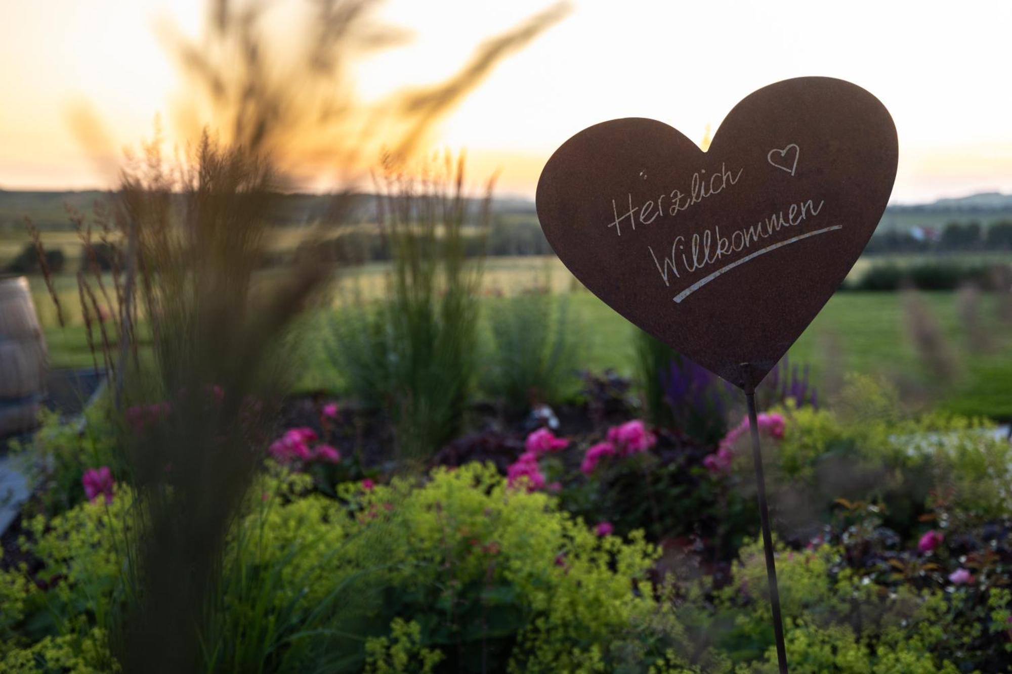 Weinzuhause Hotel-Restaurant-Vinothek Mommenheim Kültér fotó